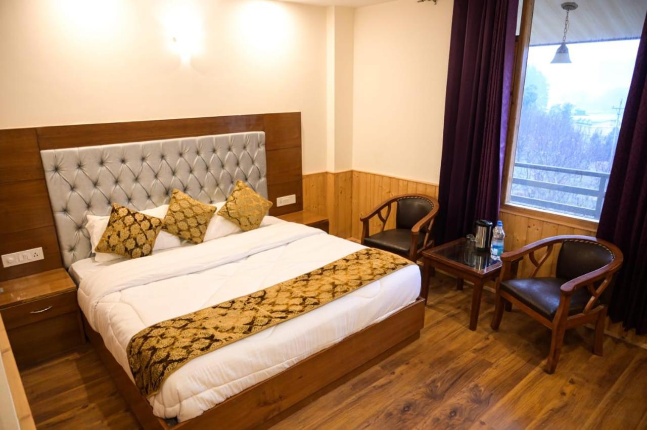 Lotus Inn Rohtang View Manāli Zewnętrze zdjęcie